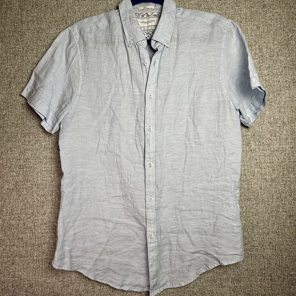 Denim & Flower Linen Chambray Light Blue Short Sleeve Button Up MEDIUM - Picture 1 of 3